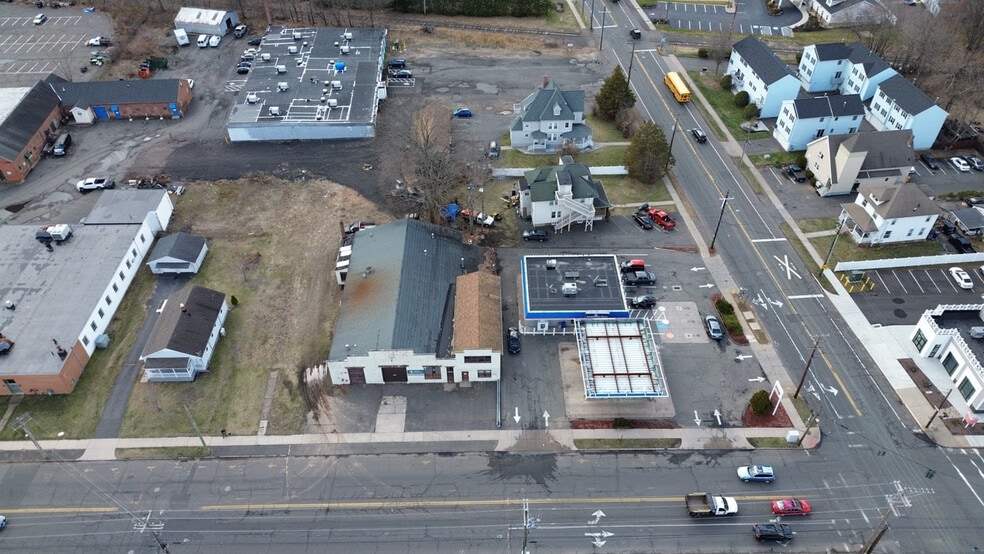 87 Whiting St, Plainville, CT for sale - Building Photo - Image 1 of 5