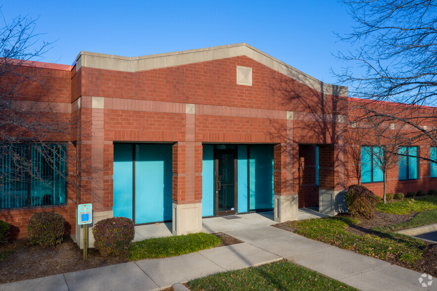 13405 Eastpoint Centre Dr, Louisville, KY for lease - Building Photo - Image 2 of 5