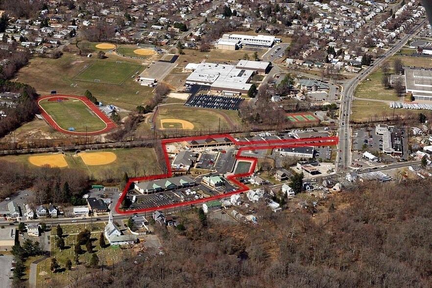 424-434 Main St, Spotswood, NJ à louer - Photo du bâtiment - Image 2 de 2