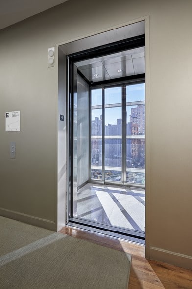 610 Broadway, New York, NY for lease - Lobby - Image 2 of 9