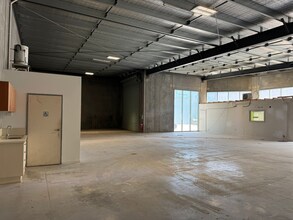 363-365 Old Geelong Rd, Hoppers Crossing for lease Interior Photo- Image 2 of 9