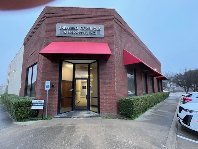 203 S Jupiter Rd, Allen, TX à vendre - Photo du bâtiment - Image 3 de 16