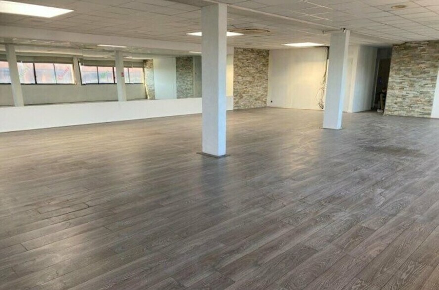 Office in CANNES-LA-BOCCA for sale - Interior Photo - Image 1 of 2
