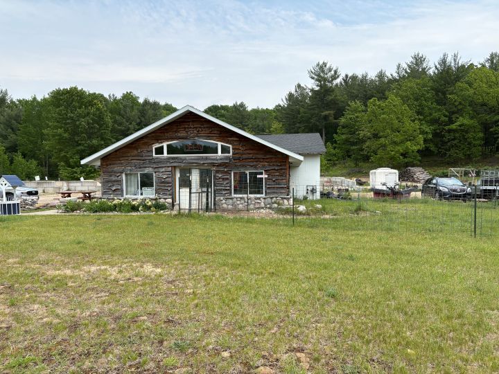 9490 Rapid City Rd NW, Rapid City, MI à vendre - Photo du bâtiment - Image 2 de 18