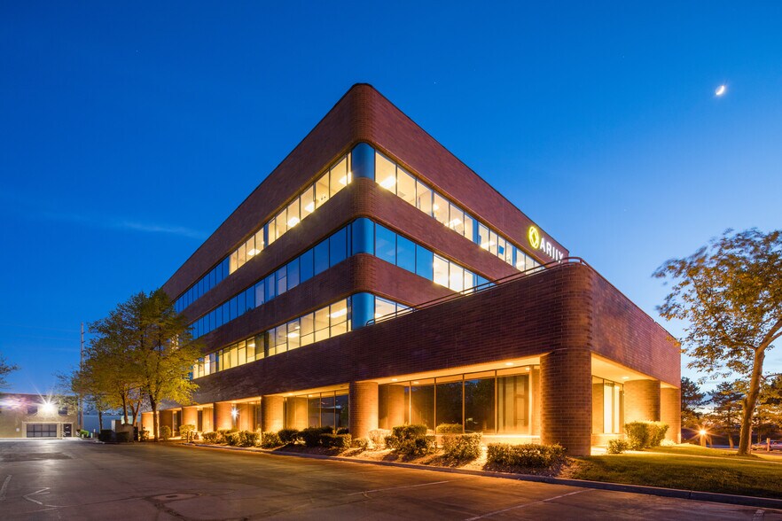 563 W 500 S, Bountiful, UT à louer - Photo du bâtiment - Image 1 de 4