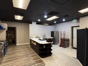 10624 W Executive Dr, Boise, ID à louer Photo intérieure- Image 1 de 6
