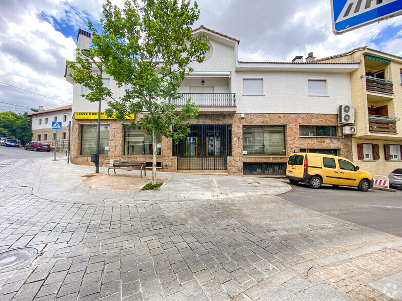 Calle San Francisco de Asís, 6, Guadarrama, Madrid for lease - Primary Photo - Image 1 of 3