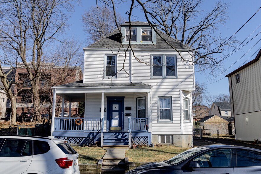 15 Lakeview Pl, Verona, NJ à vendre - Photo du bâtiment - Image 2 de 36