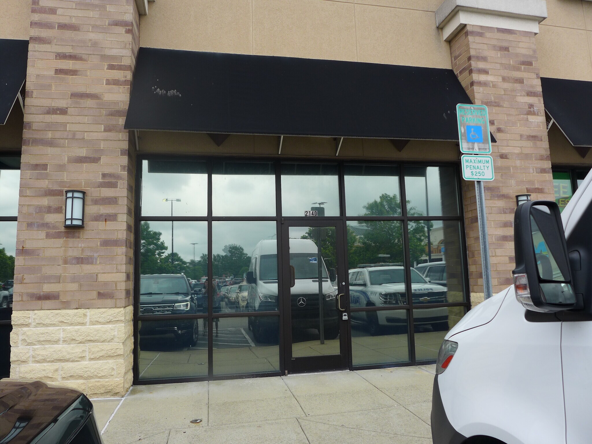 2120 Wayne Memorial Dr, Goldsboro, NC for lease Building Photo- Image 1 of 1