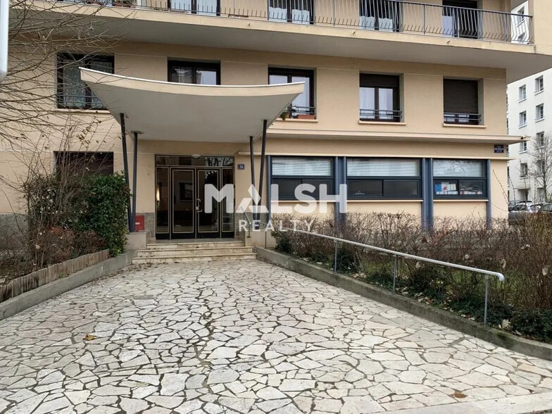 Office in Lyon for sale - Lobby - Image 1 of 14