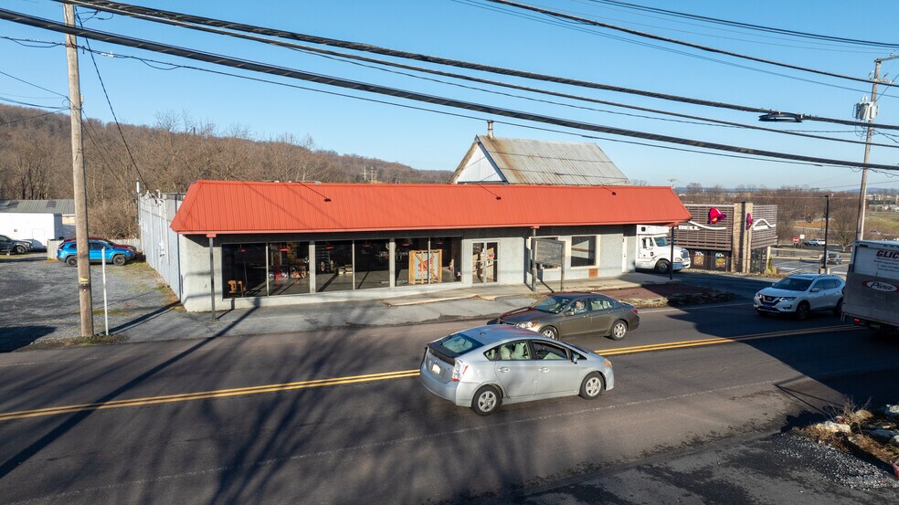 872 E Main St, Ephrata, PA à vendre - Photo du bâtiment - Image 3 de 8