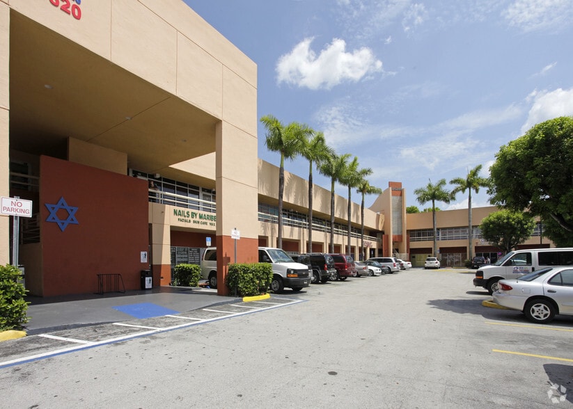 9600 Sw 8th St, Miami, FL for lease - Building Photo - Image 3 of 8