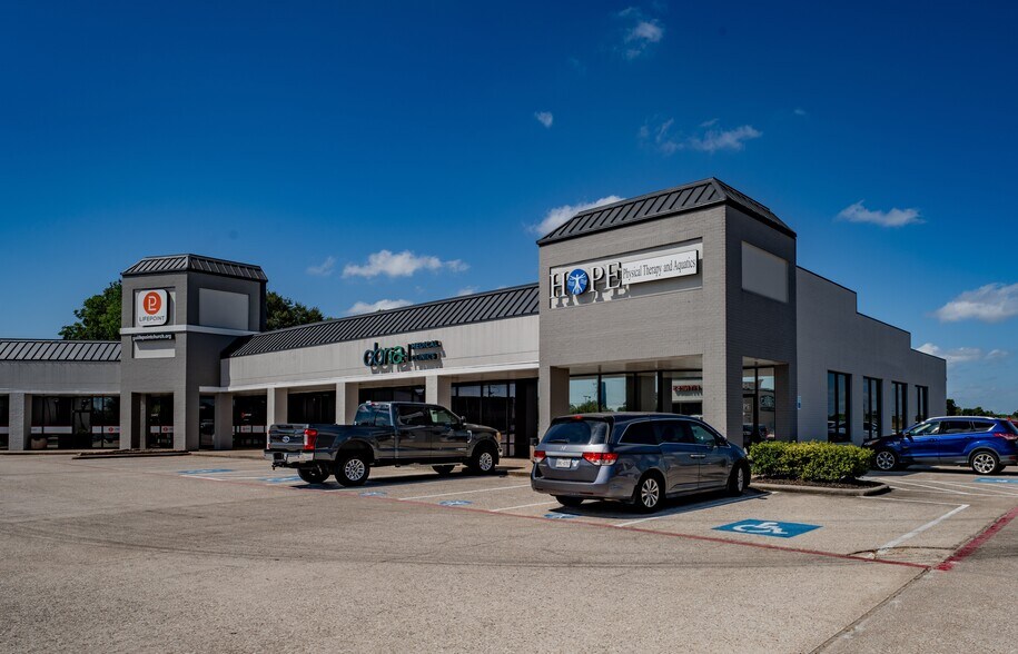 2450 E Main St, League City, TX à louer - Photo du bâtiment - Image 2 de 7
