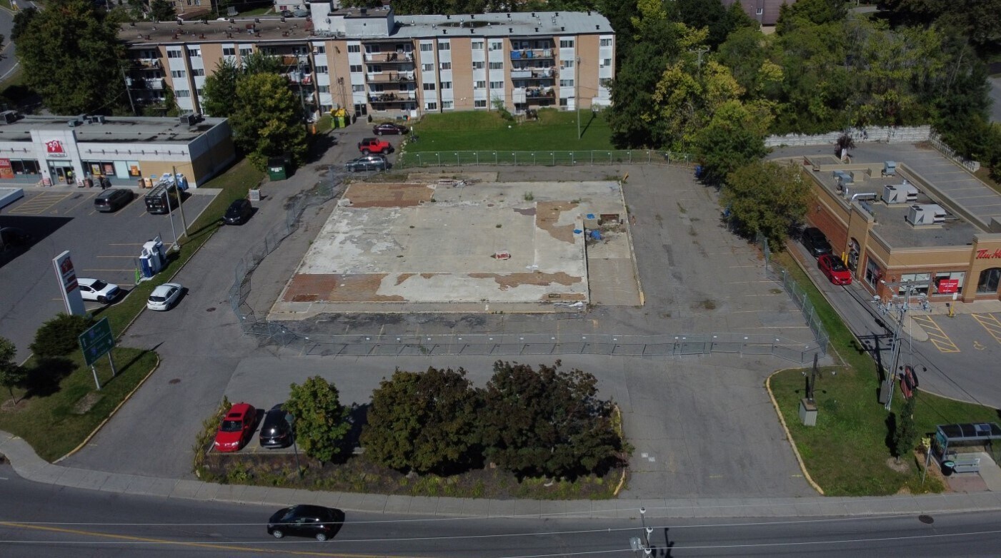 109 Ch De La Grande-Côte, Boisbriand, QC for sale Primary Photo- Image 1 of 1