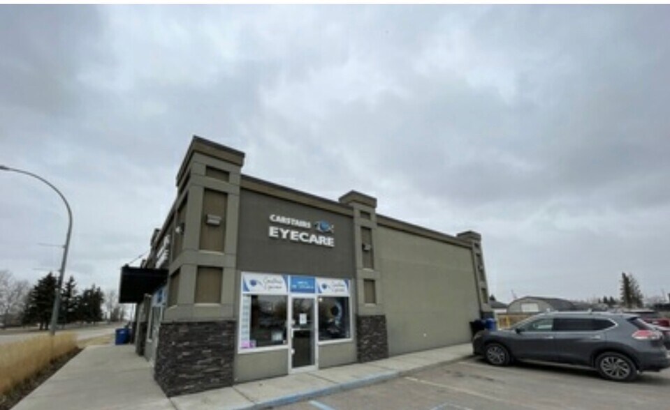 208 10th Ave, Carstairs, AB à vendre - Photo du bâtiment - Image 3 de 14