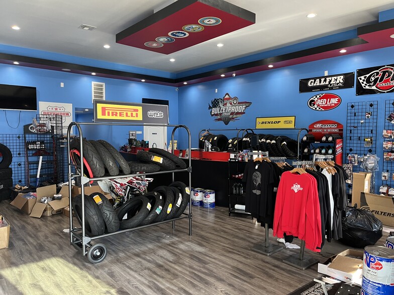 3209 E Thousand Oaks Blvd, Thousand Oaks, CA à louer - Photo du bâtiment - Image 2 de 18