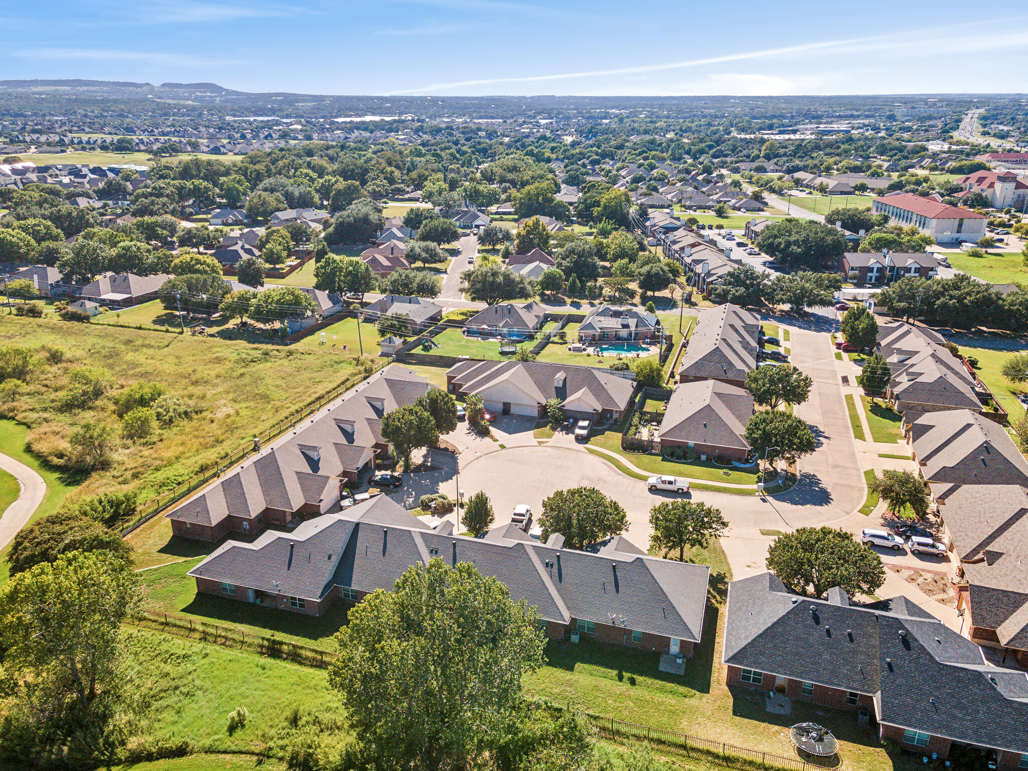 1629 Summer Hill Ct, Granbury, TX for sale Primary Photo- Image 1 of 1