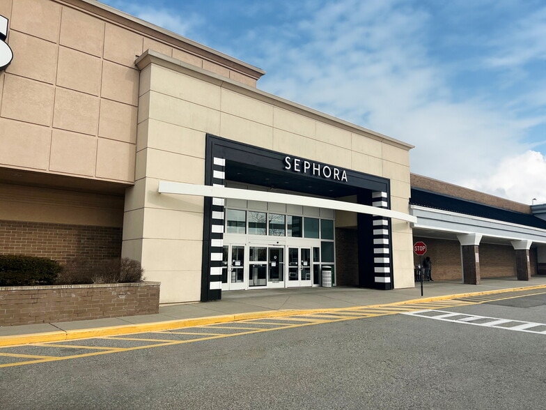 220 Route 12, Groton, CT for lease - Building Photo - Image 3 of 10