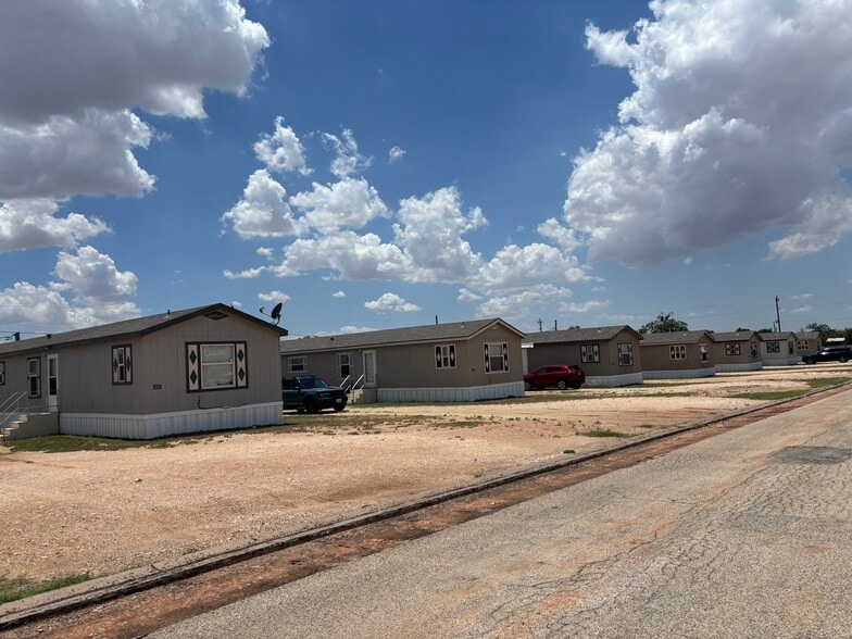 Snyder Mobile Home Park portfolio of 2 properties for sale on LoopNet.ca - Building Photo - Image 2 of 17