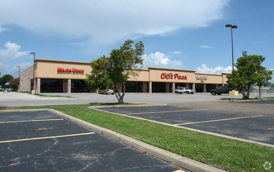 3501 Chateau Blvd, Kenner, LA à louer - Photo du bâtiment - Image 1 de 4