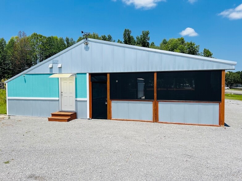 128 Airport Rd, Jamestown, KY for sale - Building Photo - Image 3 of 36