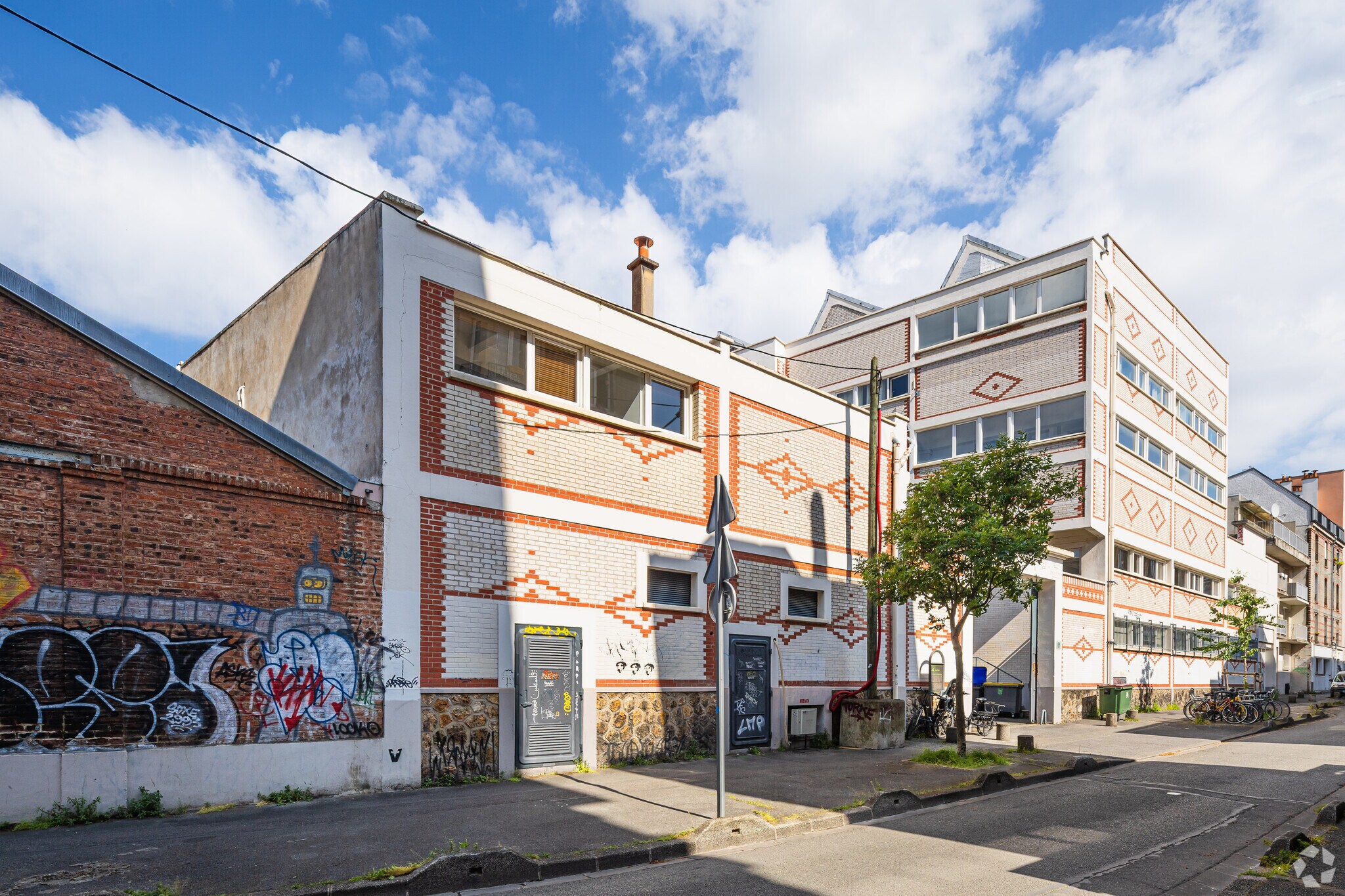 Office in Montreuil for lease Primary Photo- Image 1 of 4