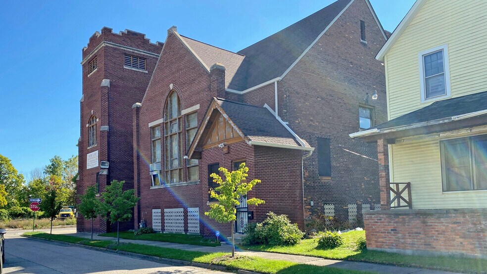 2415 W Forest Ave, Detroit, MI à vendre - Photo du bâtiment - Image 2 de 7