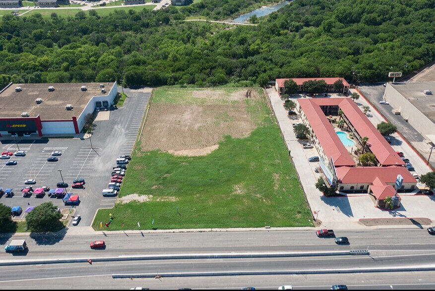 6813 NW Loop 410, San Antonio, TX à vendre - Photo du bâtiment - Image 1 de 4
