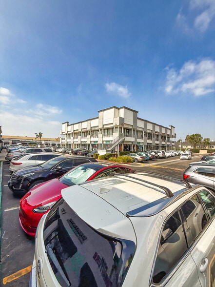 9902-9978 Bolsa Ave, Westminster, CA for lease - Building Photo - Image 1 of 7