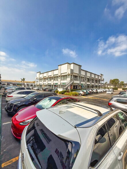9902-9978 Bolsa Ave, Westminster, CA à louer - Photo du bâtiment - Image 1 de 7