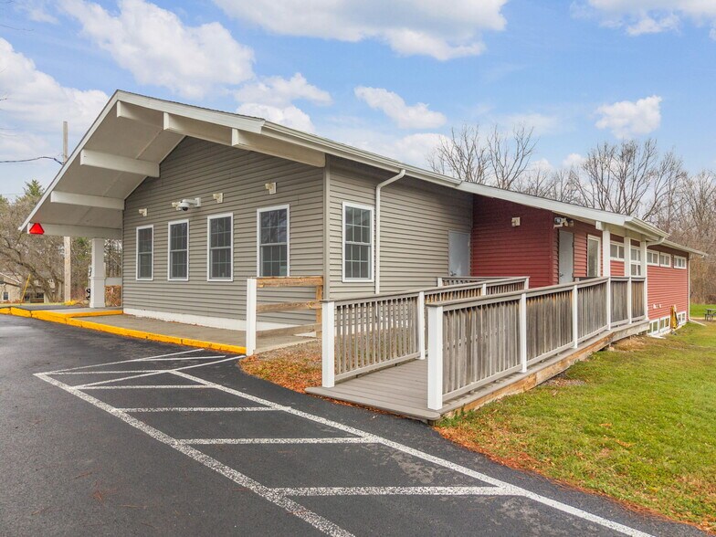 4956 NY-30, Schoharie, NY à vendre - Photo du bâtiment - Image 2 de 47