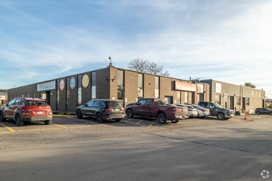 920 Belfast Rd, Ottawa, ON à louer - Photo du bâtiment - Image 2 de 5