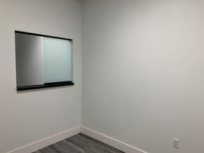 12 SE 7th St, Fort Lauderdale, FL for lease Interior Photo- Image 2 of 6