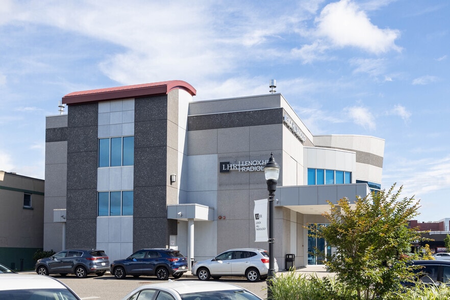 443 Sunrise Hwy, Lynbrook, NY for sale - Building Photo - Image 2 of 9