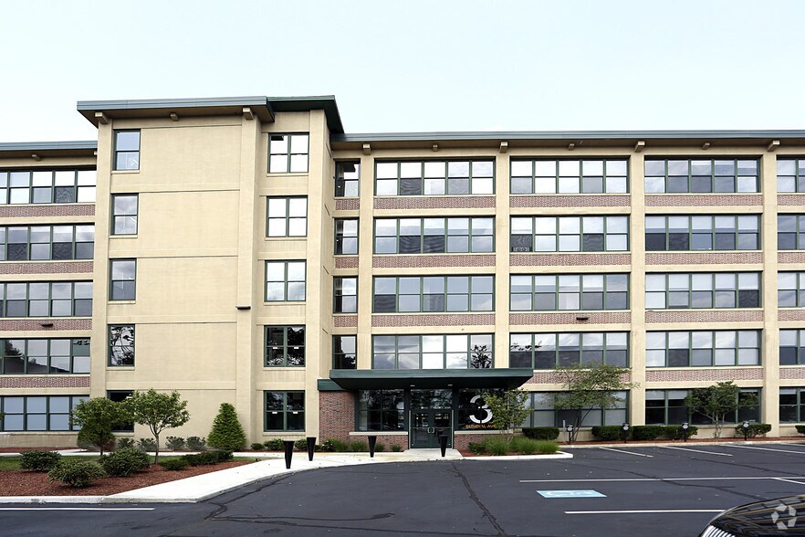 3 Sundial Ave, Manchester, NH à vendre - Photo principale - Image 1 de 62