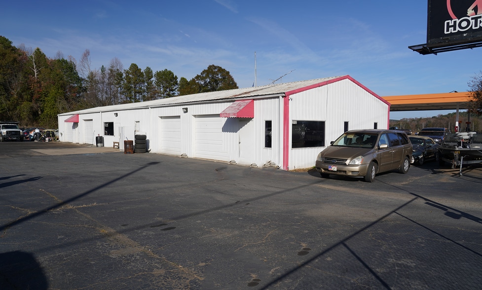 3912 Calhoun Memorial Hwy, Easley, SC for sale - Building Photo - Image 2 of 8