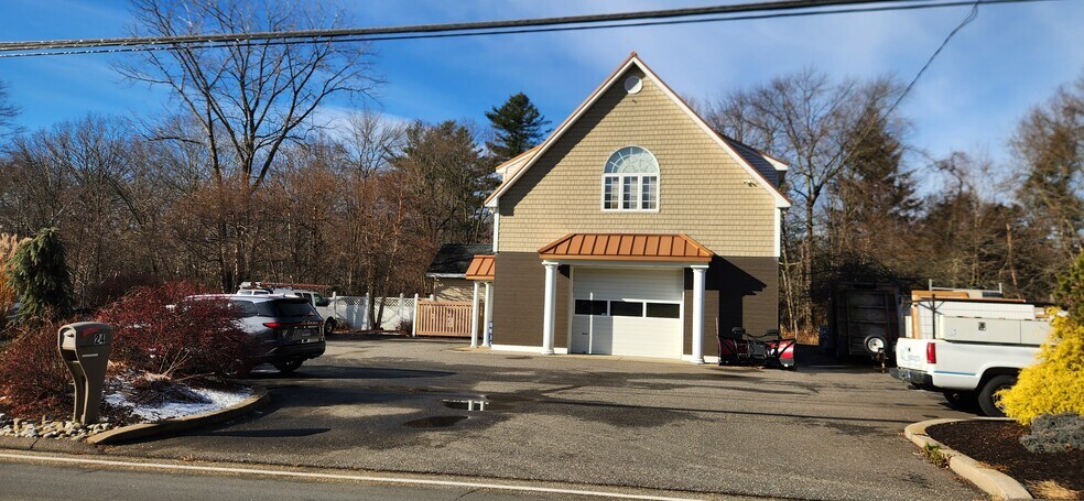 24 Straitsville Rd, Prospect, CT à vendre - Photo du bâtiment - Image 2 de 12