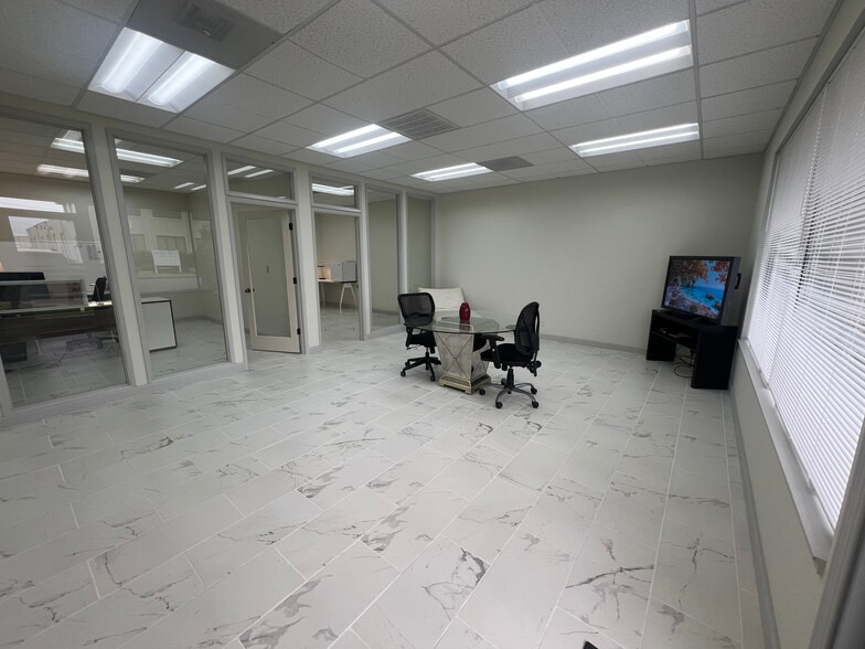 117-121 Paul Dr, San Rafael, CA à louer - Photo intérieure - Image 3 de 37