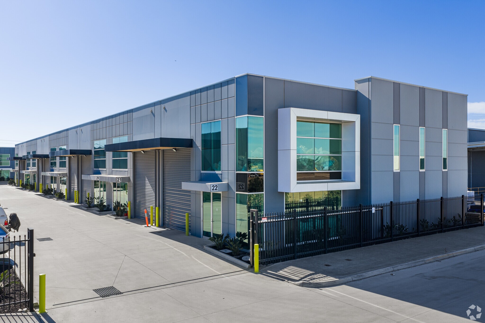 1-24 Spark Cct, Pakenham for lease Primary Photo- Image 1 of 6