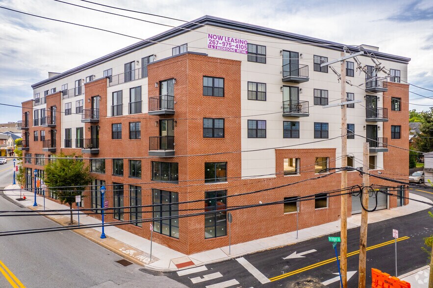 348 Bridge St, Phoenixville, PA à louer - Photo du bâtiment - Image 2 de 6