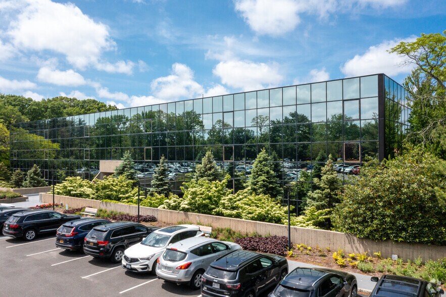 3333 New Hyde Park Rd, New Hyde Park, NY à louer - Photo du bâtiment - Image 2 de 13