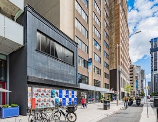 Plus de détails pour 192 Bloor St W, Toronto, ON - Commerce de détail à louer
