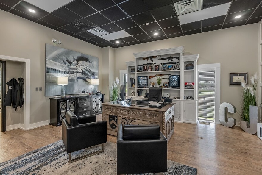 7330 Julie Francis Dr, Shreveport, LA for lease - Building Photo - Image 3 of 12