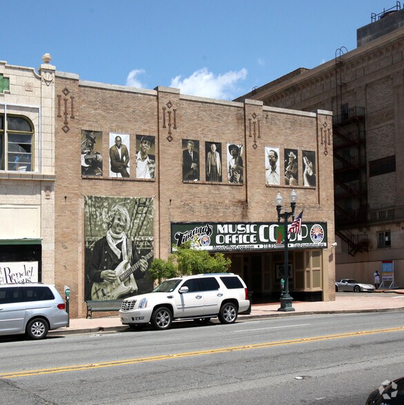 700 Texas St, Shreveport, LA à louer - Photo du bâtiment - Image 2 de 20