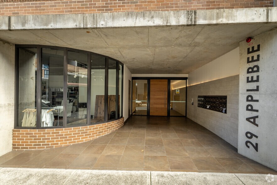 8 Hutchinson St, St Peters à louer - Photo du bâtiment - Image 3 de 5