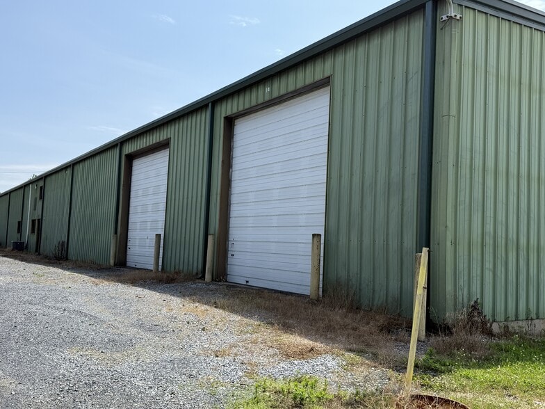 558 E Penn Ave, Cleona, PA for lease - Building Photo - Image 2 of 5