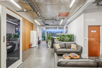 More details for 40 Rue Barbès, Montrouge - Office for Lease