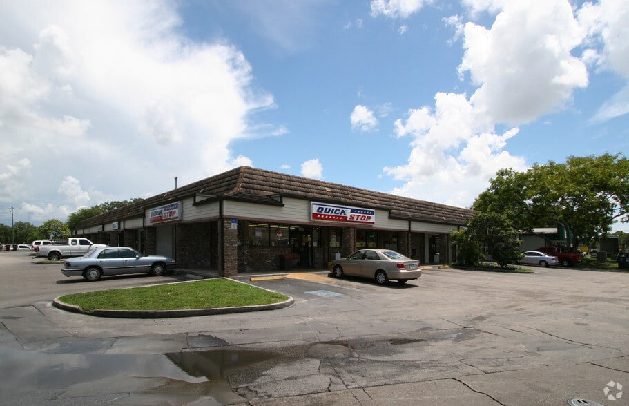 5914-5940 Palmer Blvd, Sarasota, FL for lease - Building Photo - Image 2 of 5