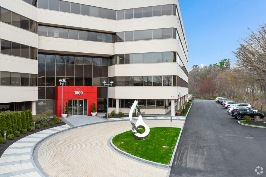 1000 Bridgeport Ave, Shelton, CT for lease - Building Photo - Image 3 of 10