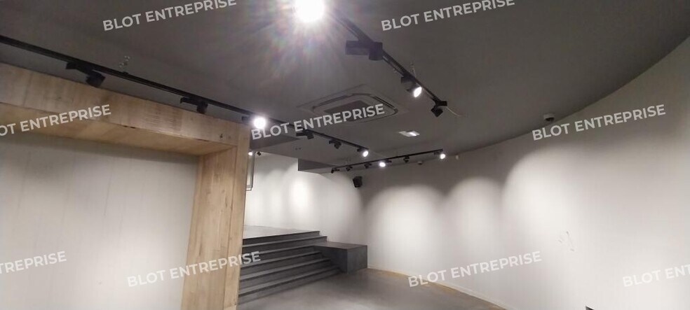 Industrial in Brest for lease - Interior Photo - Image 3 of 8